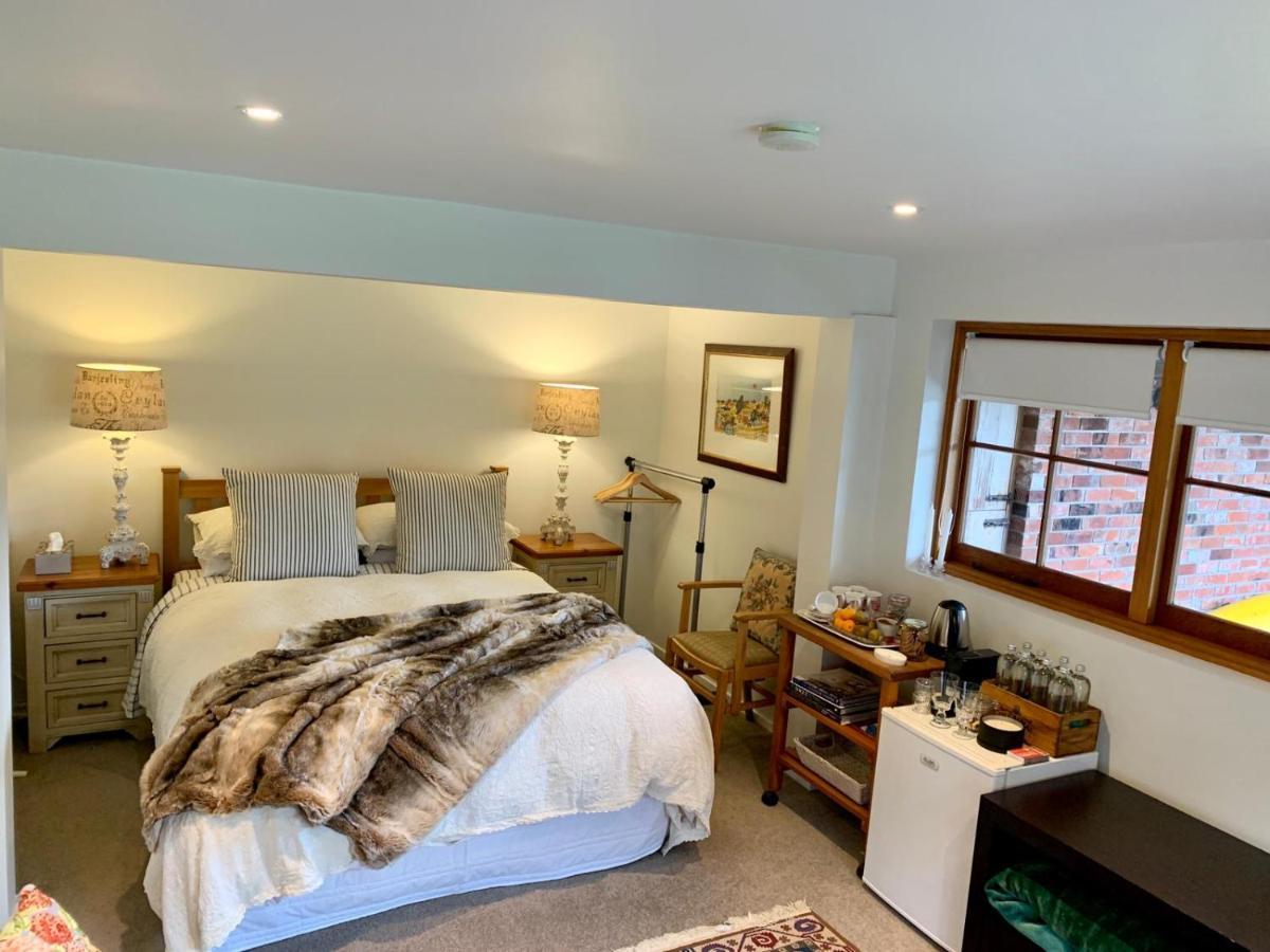 Mill Cottage - Boutique Accommodation And Garden Akaroa Exterior foto